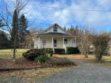 Main picture of 4007 252nd St NE