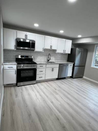 Main picture of 2194 Pauline Ave