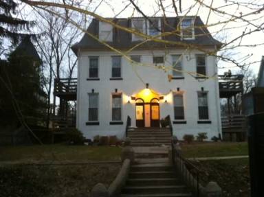 Main picture of 704 Gladstone Ave