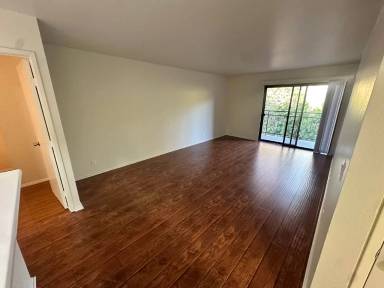 Main picture of 7040 Haskell Ave