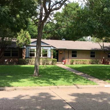 Main picture of 10405 Gooding Dr