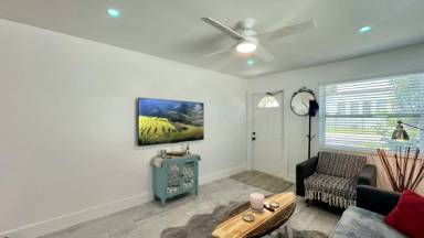 Main picture of 705 W Mango St