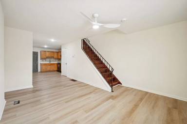 Main picture of 219 S Cecil St