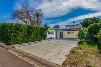 Main picture of 429 W Flower St