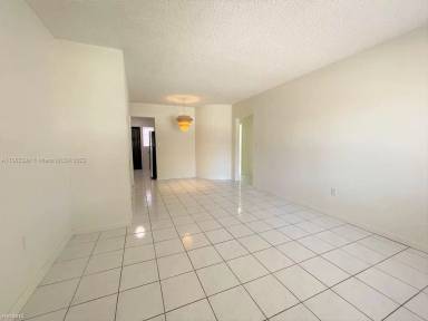 Main picture of 3530 SW 10th St