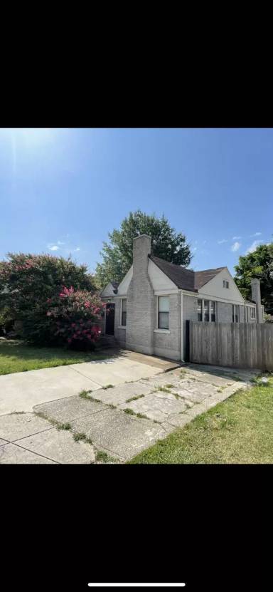 Main picture of 1651 Jackson Ave