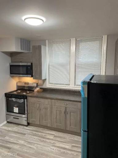 Main picture of 827 N Fairfield Ave