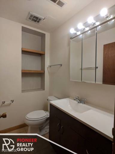 Main picture of 2519 N Lincoln Ave