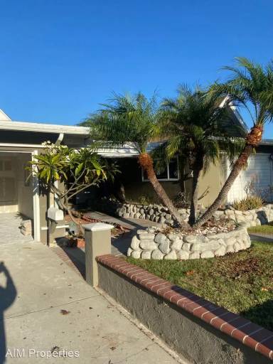 Main picture of 2959 E Greenhedge Ave