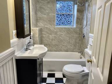 Main picture of 83 Hamlet St