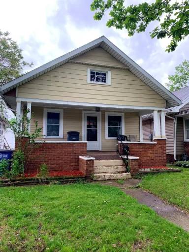 Main picture of 713 Geneva Ave