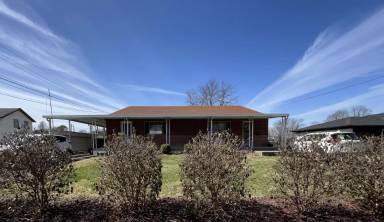 Main picture of 5703 Hunter Ave