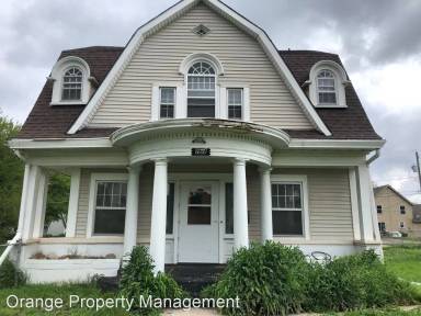 Main picture of 2120 Wirt St