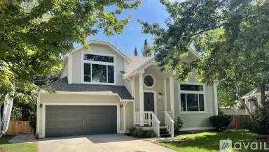 Main picture of 4941 Tesla Cir