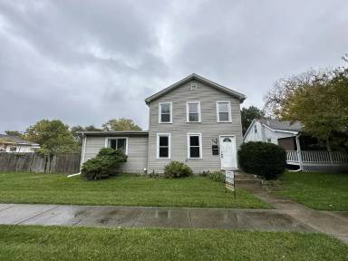 Main picture of 669 Lake St