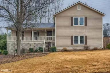 Main picture of 2594 Oak Village Pl NE