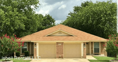 Main picture of 903 Travis Ln
