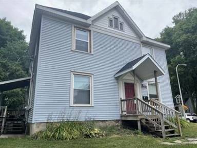 Main picture of 301 W Eureka St