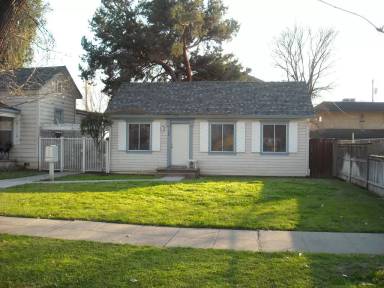 Main picture of 152 1/2 W 18th St