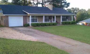 Main picture of 140 Elizabeth Dr