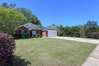 Main picture of 68 Carlisle Ln