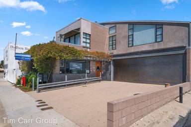 Main picture of 2408 Newport Blvd