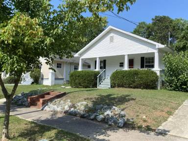 Main picture of 1002 Onslow St