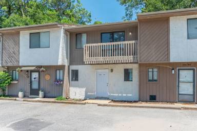 Main picture of 206 4th St SE