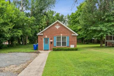 Main picture of 4813 Calvert Rd