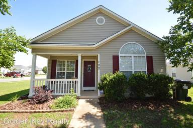 Main picture of 100 Candy Ln