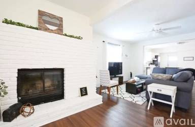 Main picture of 2742 California St NE