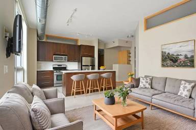 Main picture of 1211 Lagoon Ave