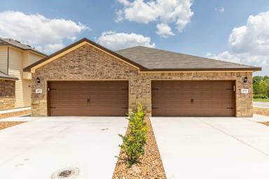 Main picture of 479 Emma Dr