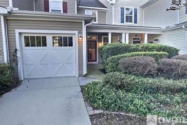 Main picture of 32 Sugar Maple St