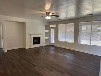 Main picture of 3206 W Vine Ave