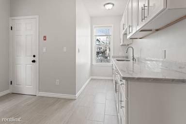 Main picture of 9 Maryland St