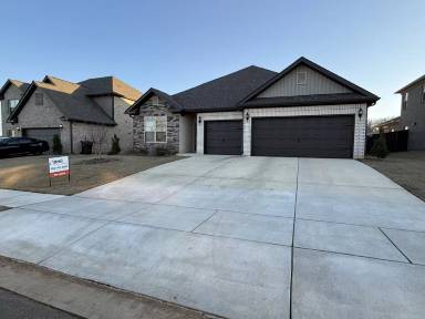 Main picture of 102 Ranna Dr