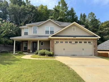 Main picture of 3010 Thornberry Cir