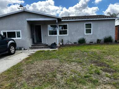 Main picture of 818 Valencia Ave
