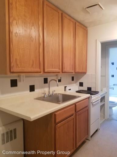 Main picture of 721 W Princess Anne Rd