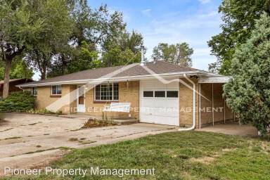 Main picture of 4960 Indiana St