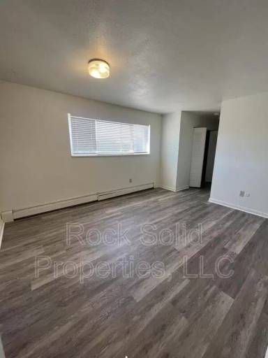 Main picture of 1008 E Jefferson Rd