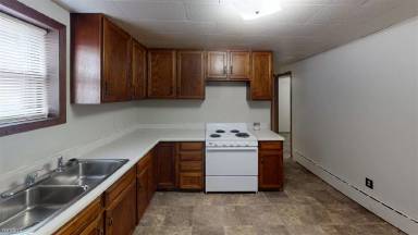 Main picture of 406 3rd St NE