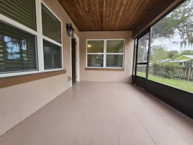 Main picture of 518 NW 27th Ave