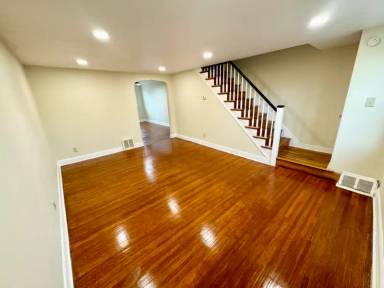 Main picture of 247 W Wyncliffe Ave
