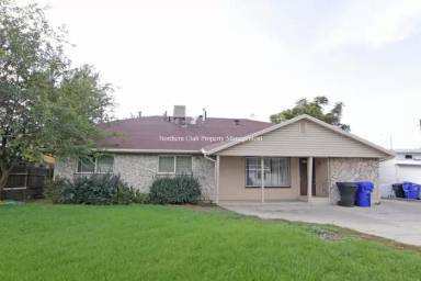 Main picture of 1021 N 400 W