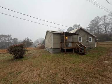 Main picture of 449 Wax Rd SE