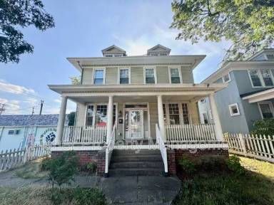 Main picture of 3002 Barton Ave