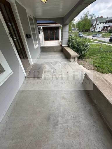 Main picture of 5618 Forest Ave