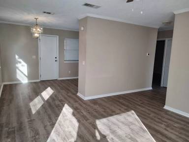 Main picture of 512 Lantana St